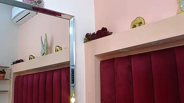 JESSYCORTES online show from January 28, 2025, 4:41 pm