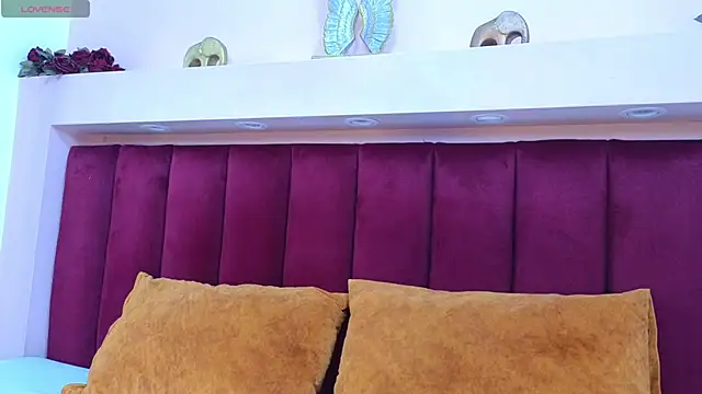 JESSYCORTES online show from February 5, 2025, 2:05 pm