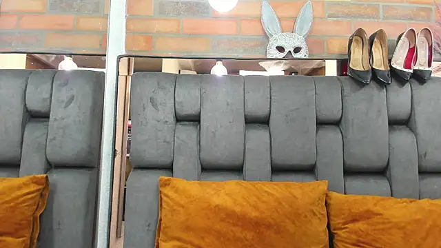 JESSYCORTES online show from October 14, 2025, 2:29 pm