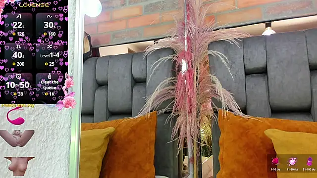 JESSYCORTES online show from February 9, 2026, 10:14 pm