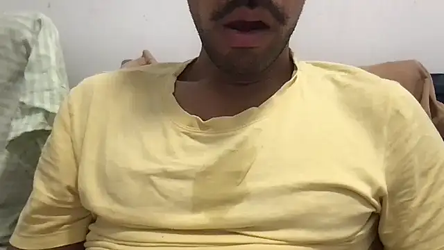 Lucascacaca online show from April 28, 2026, 10:15 pm