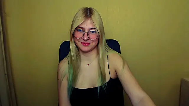 Snapshot of Luna_Lush_ chatting on February 4, 2025, 11:27 am Luna Lush online show from February 4, 2025, 11:27 am