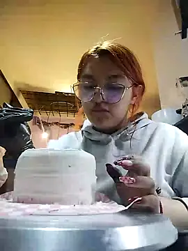 SophiaWeestt99 online show from February 14, 2025, 5:19 am