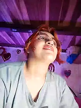 SophiaWeestt99 online show from February 19, 2025, 1:08 am