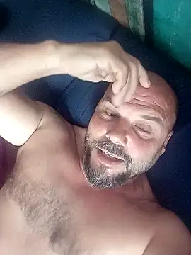 Snapshot of Javierchico chatting on May 10, 2026, 6:29 am Javierchico online show from May 10, 2026, 6:29 am