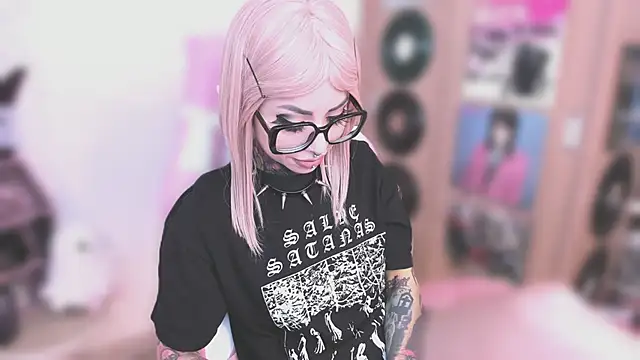 Snapshot of NikkiRamone chatting on January 9, 2026, 11:13 am NikkiRamone online show from January 9, 2026, 11:13 am