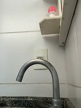 Snapshot of BetinaSoares chatting on February 12, 2026, 4:13 pm BetinaSoares online show from February 12, 2026, 4:13 pm