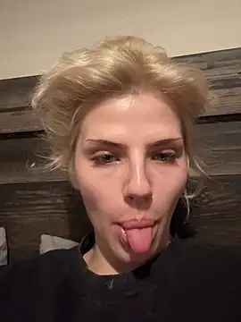 Snapshot of SirenitySirenxx chatting on February 1, 2026, 5:50 am SirenitySirenxx online show from February 1, 2026, 5:50 am