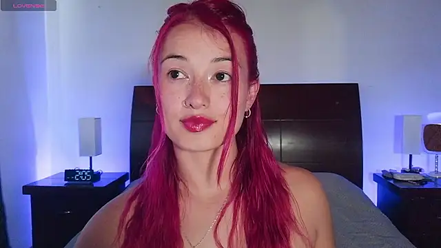 luccycollins  online show from February 7, 2026, 7:06 pm