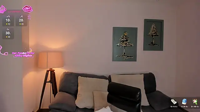 RebeccaHudson online show from December 14, 2025, 11:20 pm