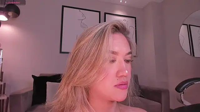 RebeccaHudson online show from January 15, 2026, 7:50 pm