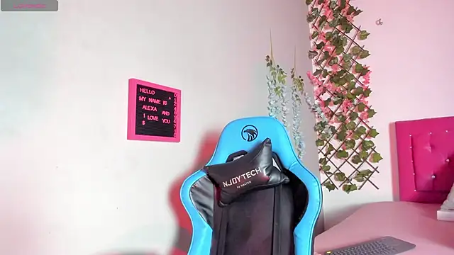 Snapshot of alexaa_cutee chatting on January 6, 2025, 3:53 am alexaa cutee online show from January 6, 2025, 3:53 am