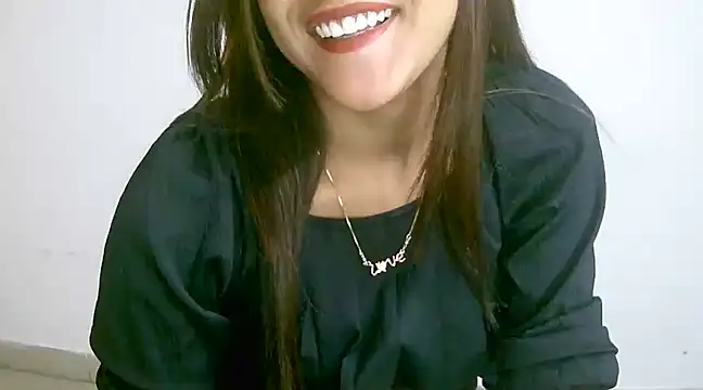 collage hoty online show from January 24, 2025, 1:45 am