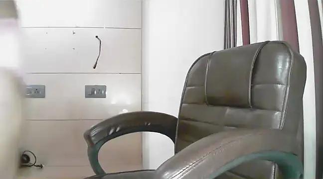 collage hoty online show from March 2, 2025, 12:42 am