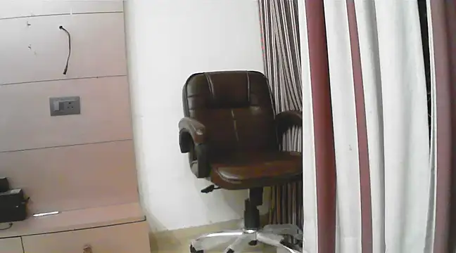 collage hoty online show from March 21, 2025, 4:40 pm