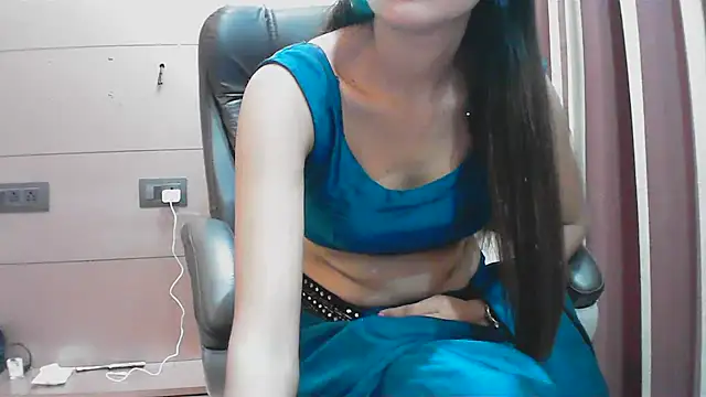 collage hoty online show from September 13, 2025, 5:13 pm