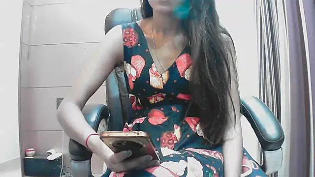 collage hoty online show from October 11, 2025, 4:38 pm