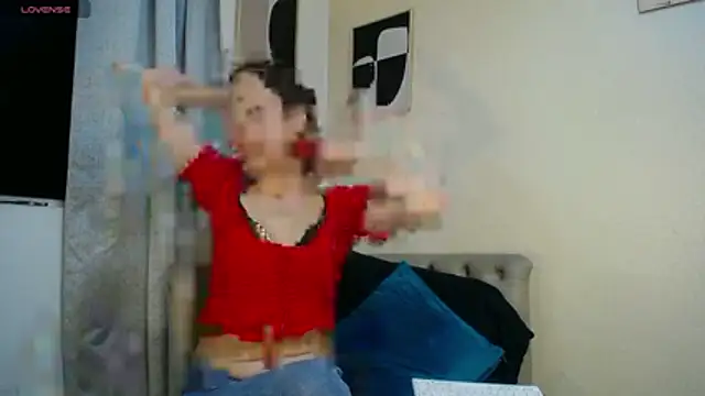 Snapshot of camilawm19 chatting on February 4, 2026, 1:33 am camilawm19 online show from February 4, 2026, 1:33 am