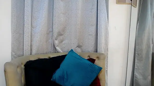 Snapshot of camilawm19 chatting on February 15, 2026, 12:18 am camilawm19 online show from February 15, 2026, 12:18 am