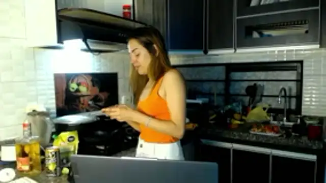 camilawm19 online show from April 12, 2026, 11:54 pm