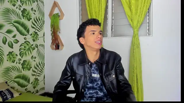Snapshot of SEANTROYY chatting on February 25, 2025, 3:52 am SEANTROYY online show from February 25, 2025, 3:52 am