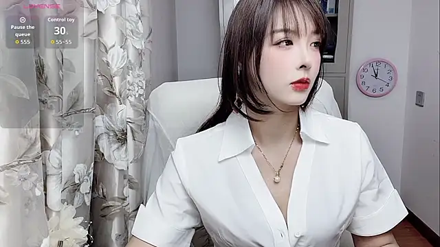 NINIbaby-99 online show from November 13, 2025, 3:55 pm