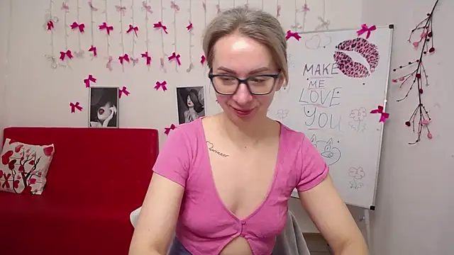 Snapshot of VasilisaSii chatting on February 24, 2026, 6:33 am VasilisaSii online show from February 24, 2026, 6:33 am