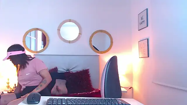 Snapshot of zoe_hecate_sexx chatting on February 4, 2026, 11:05 am zoe hecate sexx online show from February 4, 2026, 11:05 am