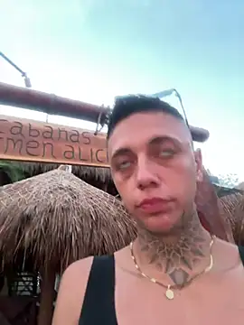 Snapshot of _PhillipBrown chatting on December 26, 2024, 11:10 am PhillipBrown online show from December 26, 2024, 11:10 am