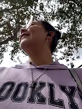 lara moon25 online show from October 29, 2025, 7:37 pm