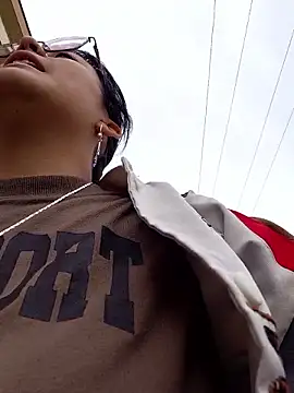 lara moon25 online show from November 6, 2025, 7:04 pm