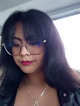 lara moon25 online show from November 14, 2025, 8:51 pm