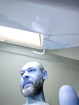 Snapshot of Andrzej-M chatting on September 18, 2025, 2:41 pm Andrzej-M online show from September 18, 2025, 2:41 pm