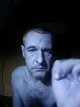 Snapshot of Andrzej-M chatting on September 24, 2025, 12:47 am Andrzej-M online show from September 24, 2025, 12:47 am