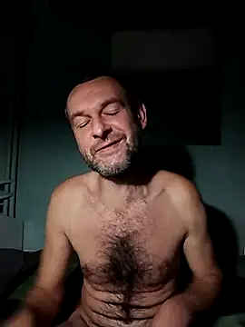 Snapshot of Andrzej-M chatting on October 3, 2025, 7:00 pm Andrzej-M online show from October 3, 2025, 7:00 pm