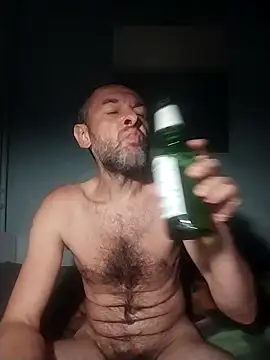 Snapshot of Andrzej-M chatting on October 5, 2025, 8:40 pm Andrzej-M online show from October 5, 2025, 8:40 pm