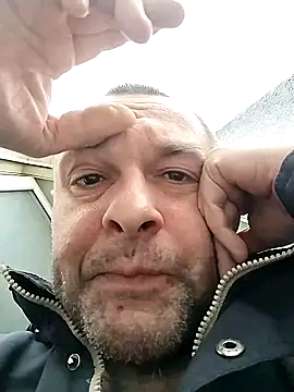 Snapshot of Andrzej-M chatting on November 12, 2025, 11:54 am Andrzej-M online show from November 12, 2025, 11:54 am