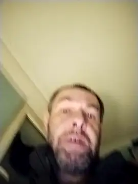 Snapshot of Andrzej-M chatting on December 5, 2025, 8:05 pm Andrzej-M online show from December 5, 2025, 8:05 pm