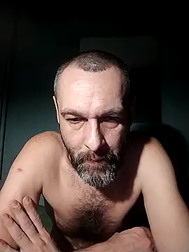 Snapshot of Andrzej-M chatting on December 19, 2025, 9:22 pm Andrzej-M online show from December 19, 2025, 9:22 pm