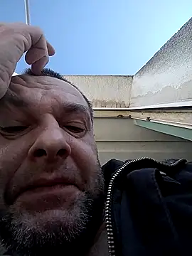 Snapshot of Andrzej-M chatting on February 26, 2026, 10:03 am Andrzej-M online show from February 26, 2026, 10:03 am