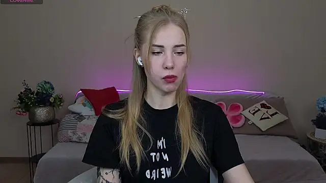 LunaBelli online show from April 4, 2026, 7:11 pm