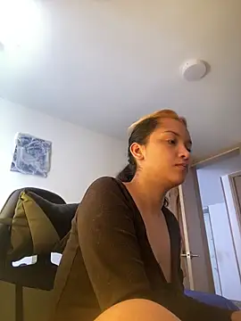 baby lizy online show from November 8, 2025, 5:12 pm