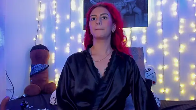 Snapshot of Sophiee_Hill chatting on January 12, 2025, 9:19 am Sophiee Hill online show from January 12, 2025, 9:19 am