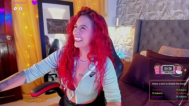 Snapshot of Sophiee_Hill chatting on September 17, 2025, 9:27 pm Sophiee Hill online show from September 17, 2025, 9:27 pm