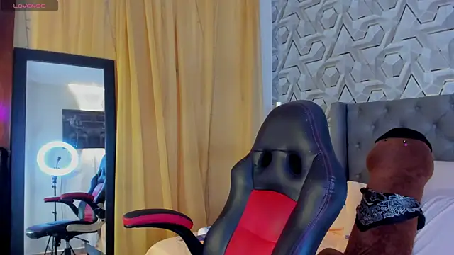 Snapshot of Sophiee_Hill chatting on September 29, 2025, 10:25 pm Sophiee Hill online show from September 29, 2025, 10:25 pm