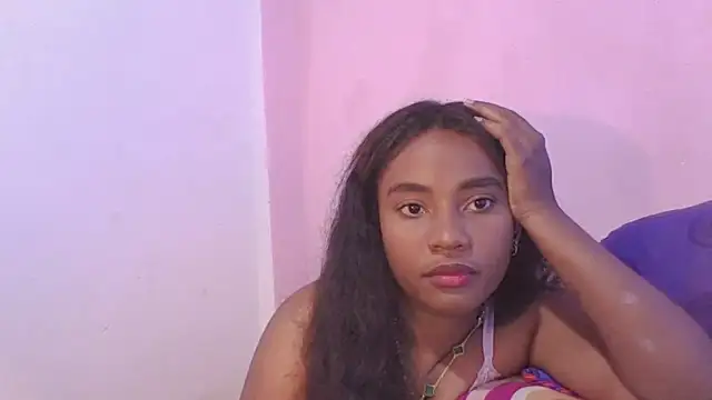 Snapshot of Behla_rouseh chatting on October 26, 2025, 12:05 am Behla rouseh online show from October 26, 2025, 12:05 am