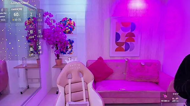 Snapshot of Gabby_evanns chatting on October 7, 2025, 12:02 pm Gabby evanns online show from October 7, 2025, 12:02 pm