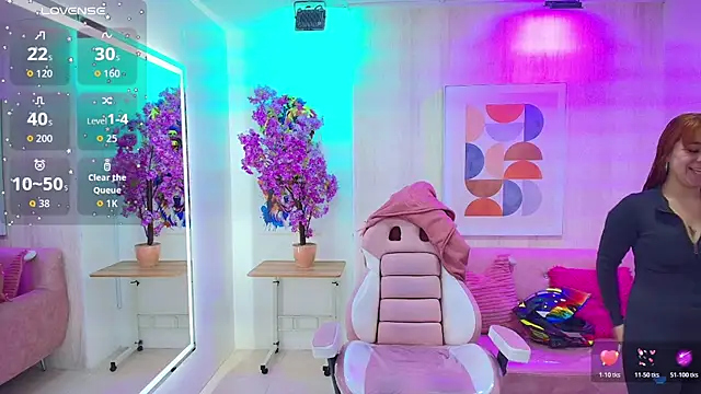 Snapshot of Gabby_evanns chatting on November 17, 2025, 12:22 pm Gabby evanns online show from November 17, 2025, 12:22 pm