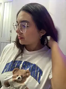 Snapshot of camianddanna chatting on November 7, 2025, 1:16 am camianddanna online show from November 7, 2025, 1:16 am