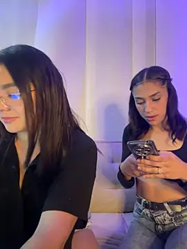 Snapshot of camianddanna chatting on November 20, 2025, 2:12 am camianddanna online show from November 20, 2025, 2:12 am